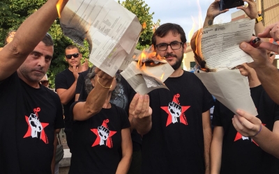 Els tres encausats sabadellencs dels 9 de Lledoners cremen les notificacions judicials | Ràdio Sabadell